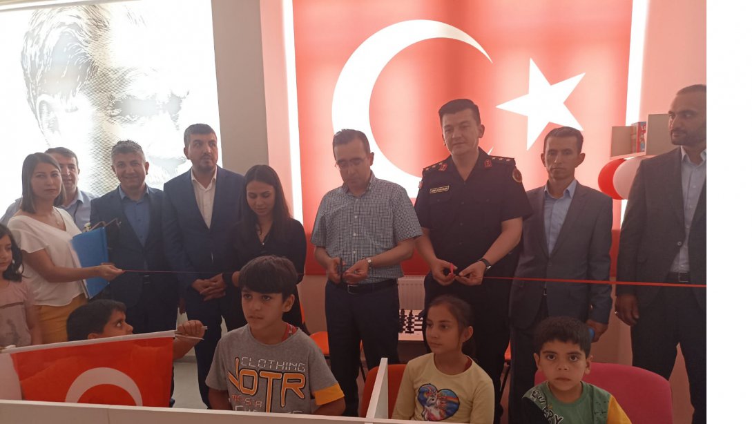 Şehit Jandarma Astsubay Üstçavuş Cengiz Tokur Kütüphanesi Açılışı